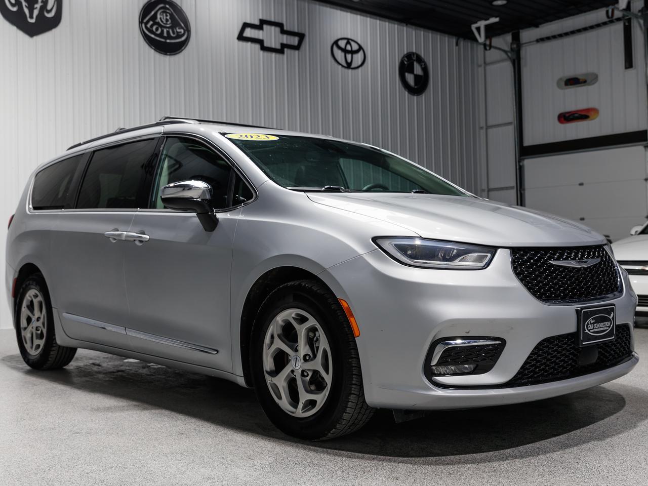 2023 Chrysler Pacifica Limited 7-Passenger