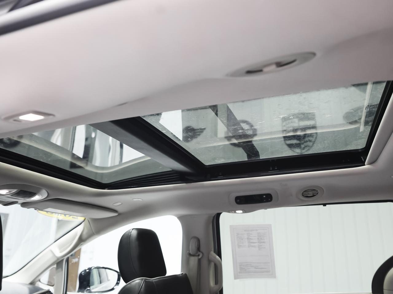 2023 Chrysler Pacifica Limited 7-Passenger Cranberry PA