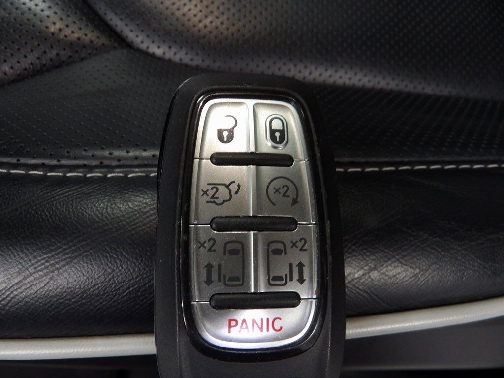2023 Chrysler Pacifica Limited AWD Fond du Lac WI
