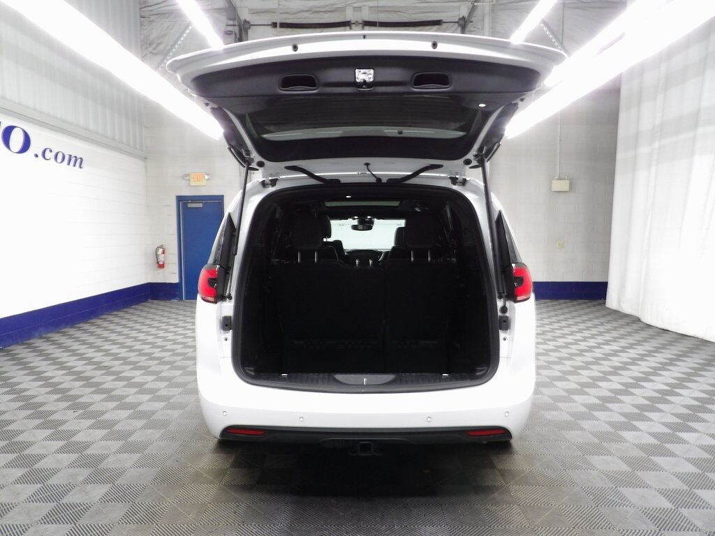 2023 Chrysler Pacifica Limited AWD Fond du Lac WI