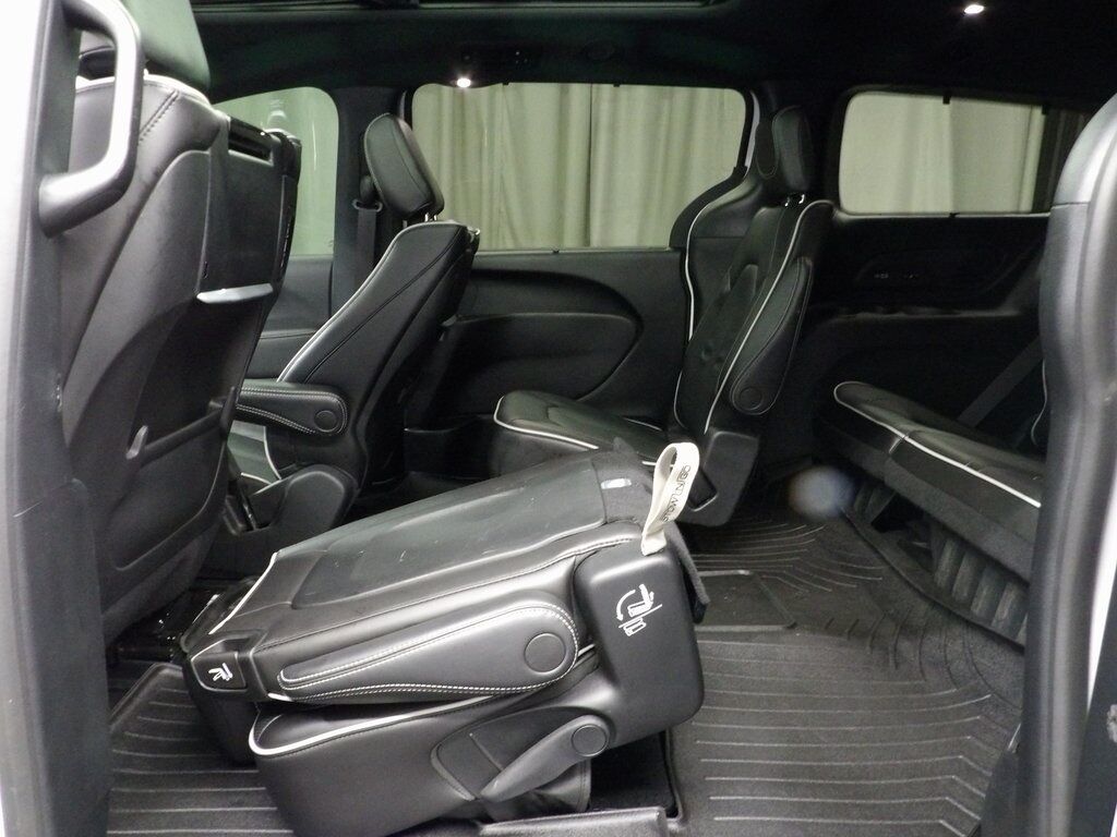 2023 Chrysler Pacifica Limited AWD Fond du Lac WI