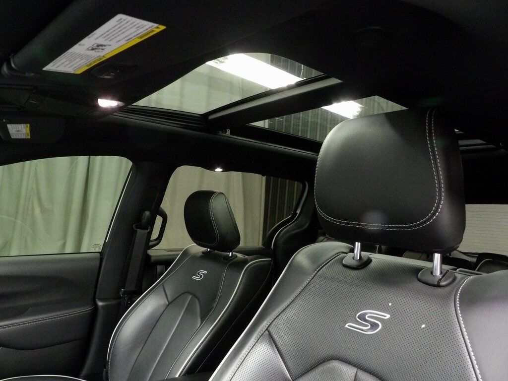 2023 Chrysler Pacifica Limited AWD Fond du Lac WI