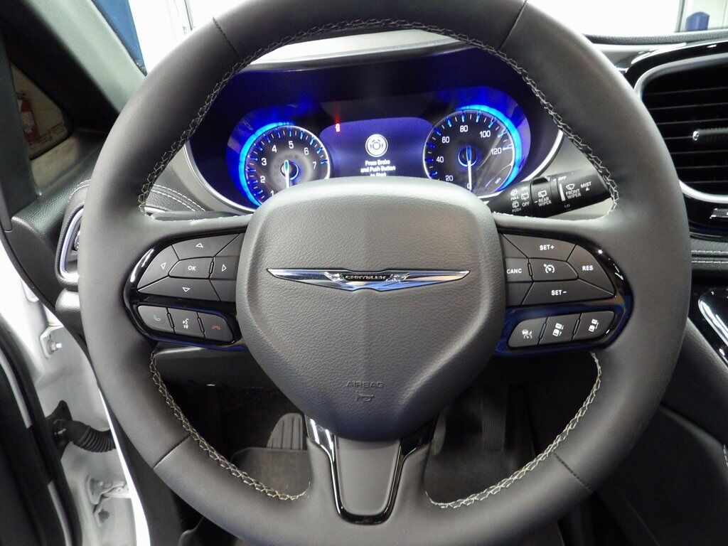 2023 Chrysler Pacifica Limited AWD Fond du Lac WI