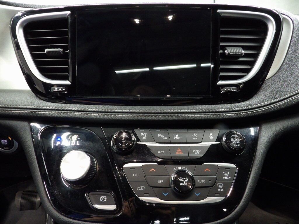 2023 Chrysler Pacifica Limited AWD Fond du Lac WI