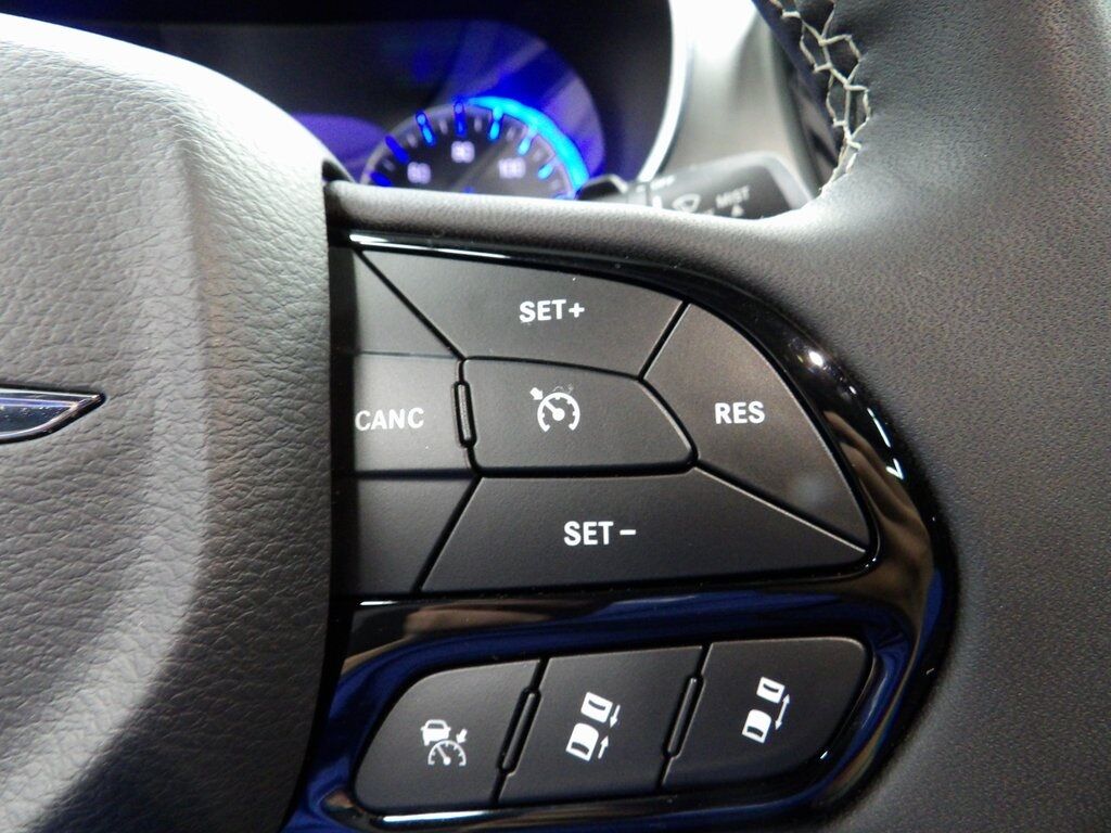 2023 Chrysler Pacifica Limited AWD Fond du Lac WI