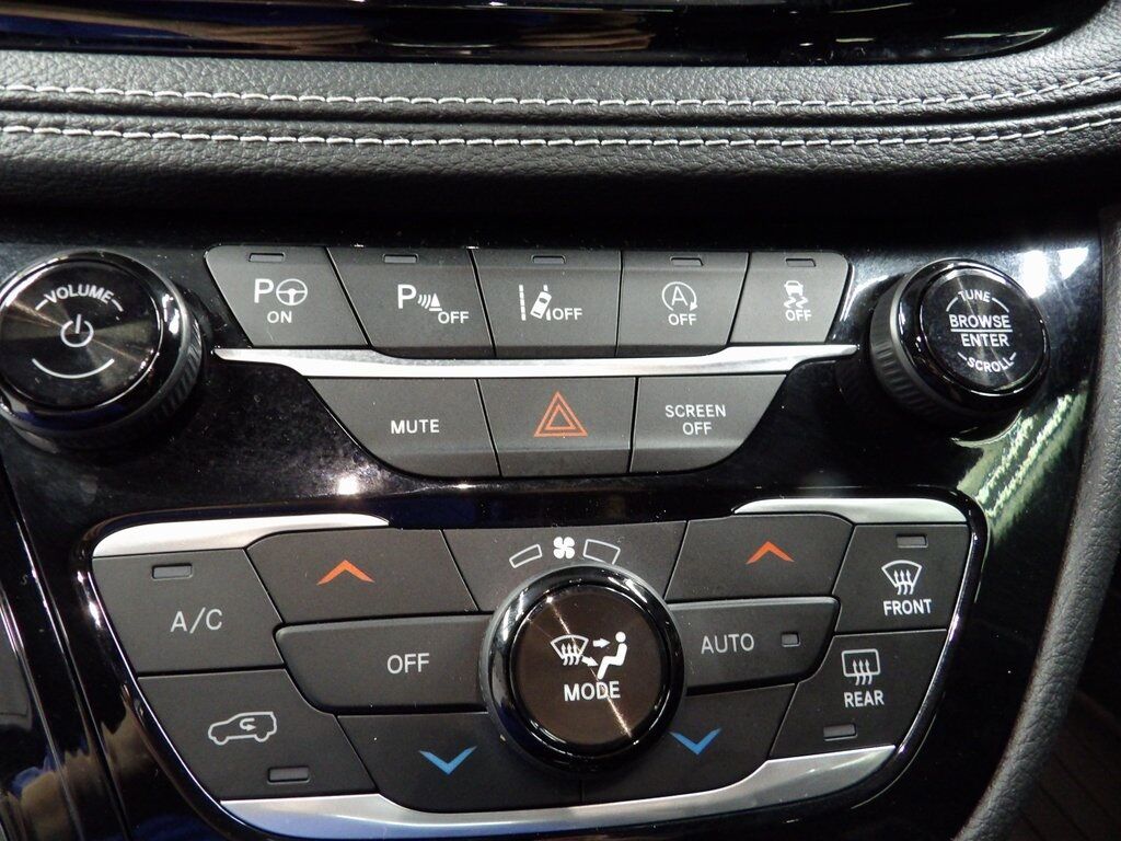 2023 Chrysler Pacifica Limited AWD Fond du Lac WI