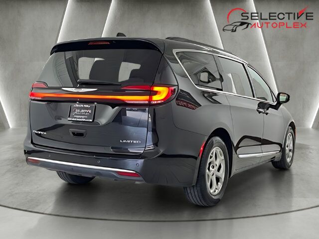 2023 Chrysler Pacifica Limited Carrollton TX