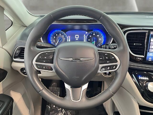 2023 Chrysler Pacifica Limited Carrollton TX