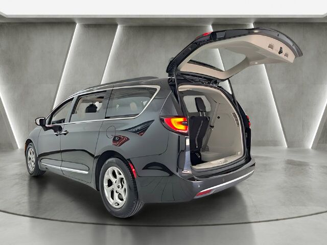 2023 Chrysler Pacifica Limited Carrollton TX