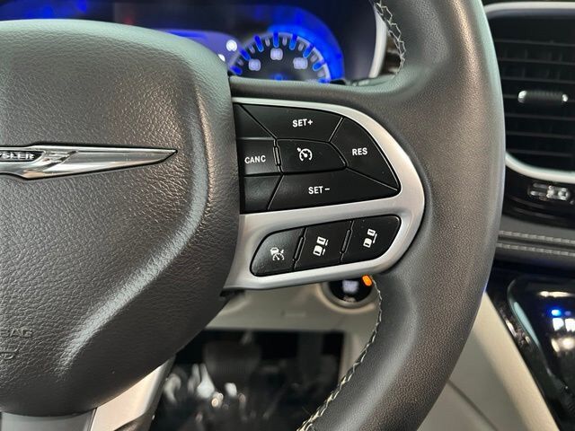 2023 Chrysler Pacifica Limited Carrollton TX