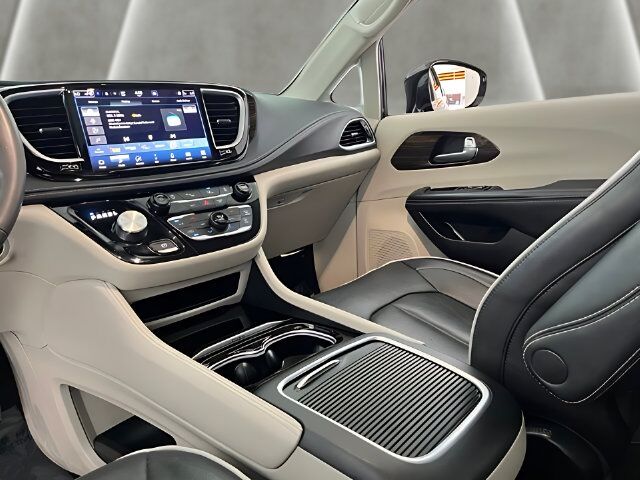 2023 Chrysler Pacifica Limited Carrollton TX