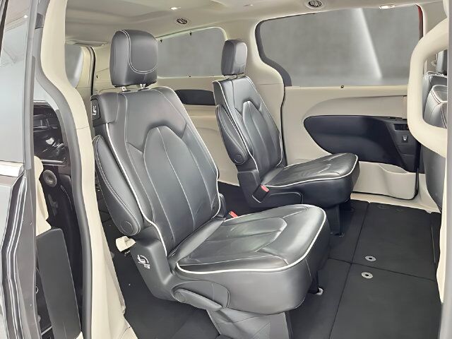 2023 Chrysler Pacifica Limited Carrollton TX