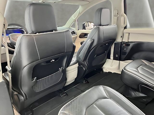 2023 Chrysler Pacifica Limited Carrollton TX