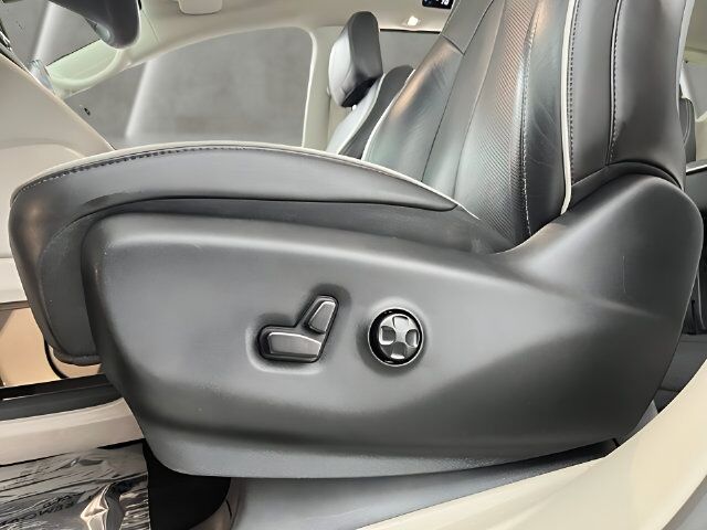 2023 Chrysler Pacifica Limited Carrollton TX