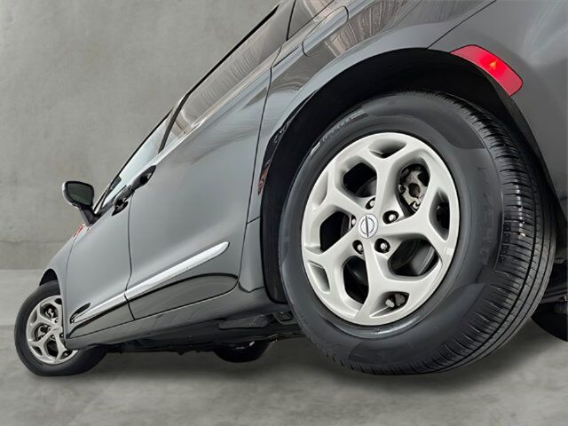 2023 Chrysler Pacifica Limited Carrollton TX