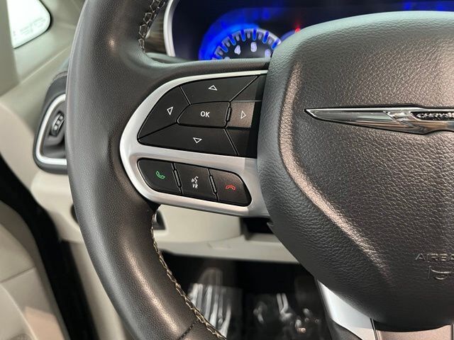 2023 Chrysler Pacifica Limited Carrollton TX
