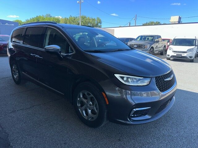 2023 Chrysler Pacifica Limited Cleveland OH