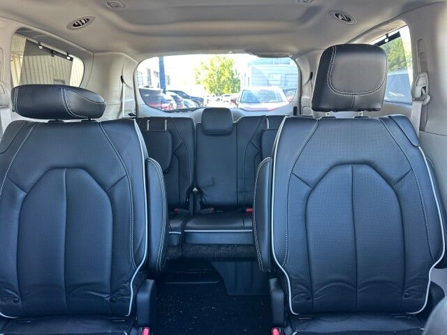 2023 Chrysler Pacifica Limited Cleveland OH