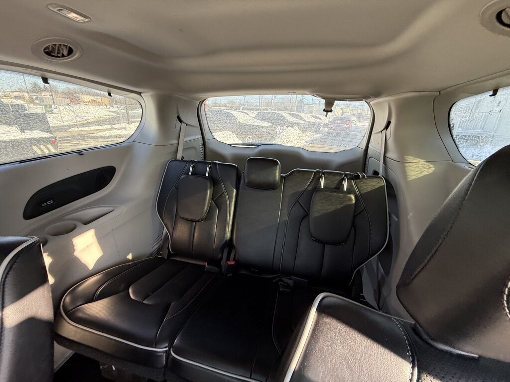 2023 Chrysler Pacifica Limited Crestwood KY