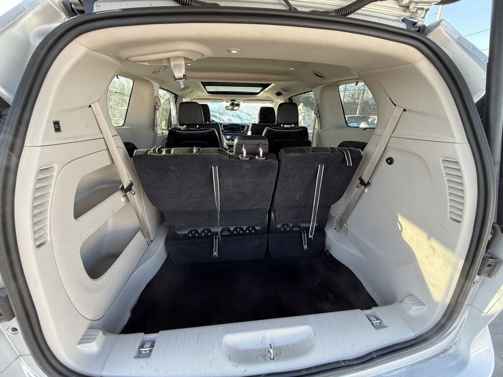 2023 Chrysler Pacifica Limited Crestwood KY