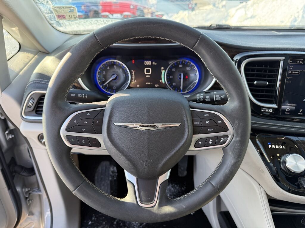 2023 Chrysler Pacifica Limited Crestwood KY