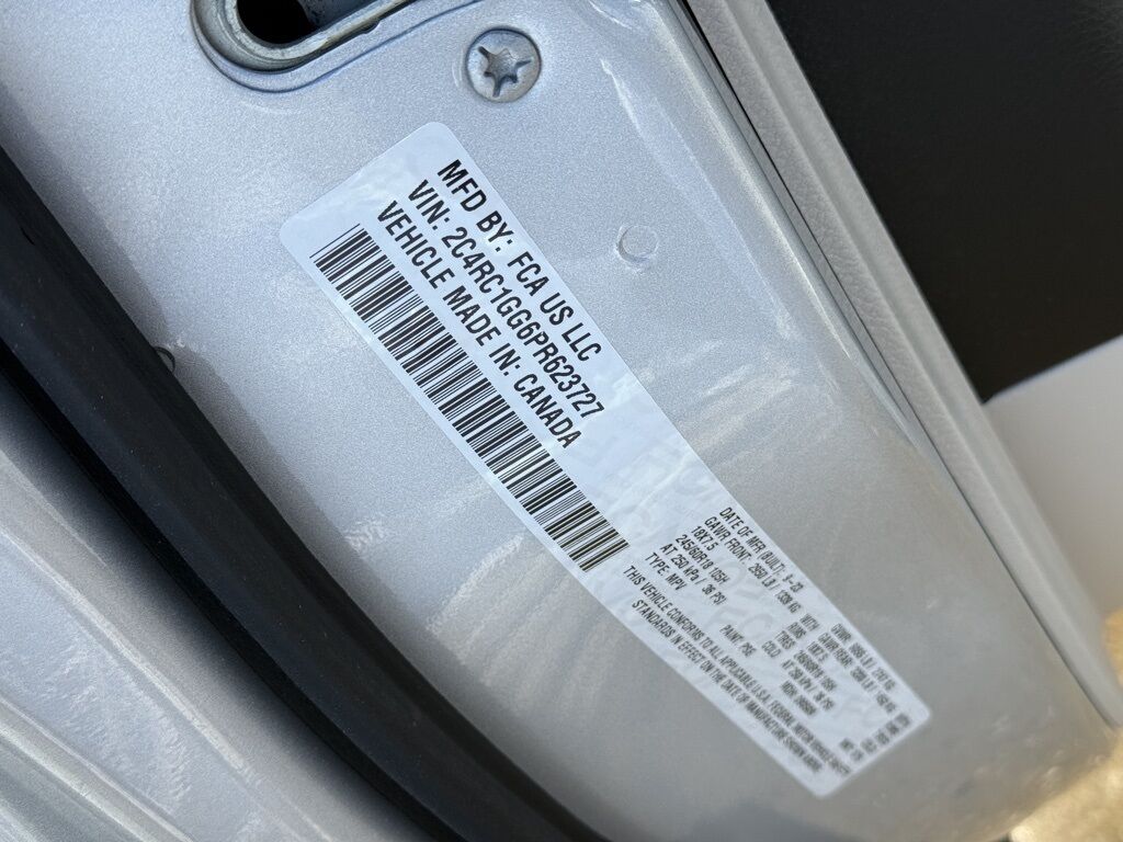 2023 Chrysler Pacifica Limited Crestwood KY