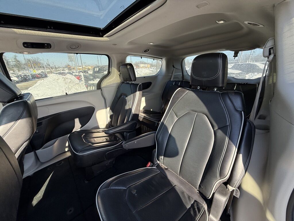 2023 Chrysler Pacifica Limited Crestwood KY