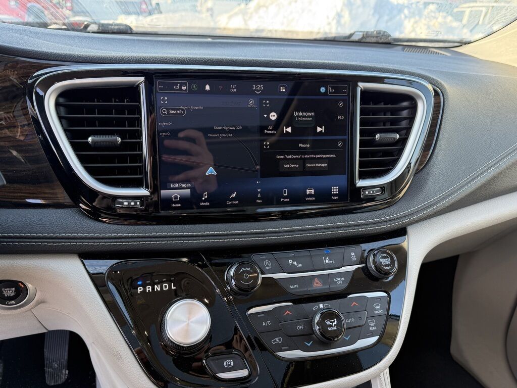 2023 Chrysler Pacifica Limited Crestwood KY