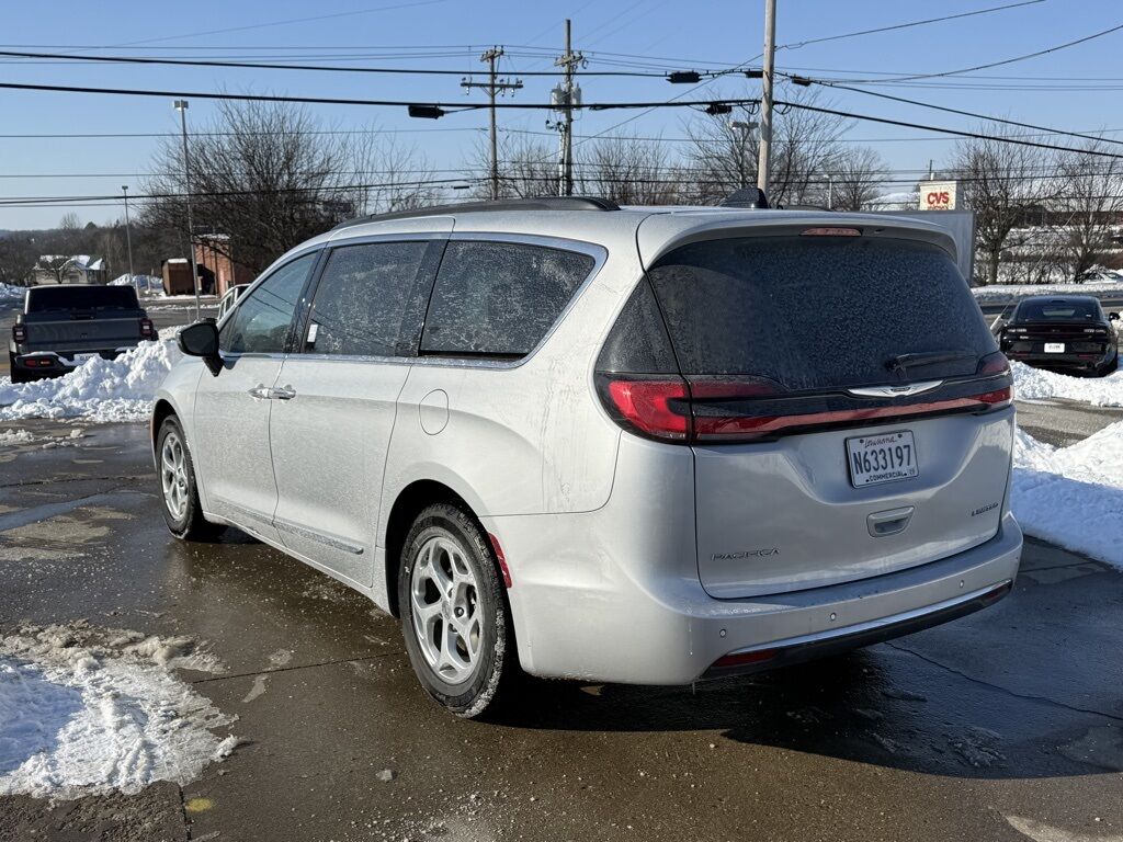 2023 Chrysler Pacifica Limited Crestwood KY