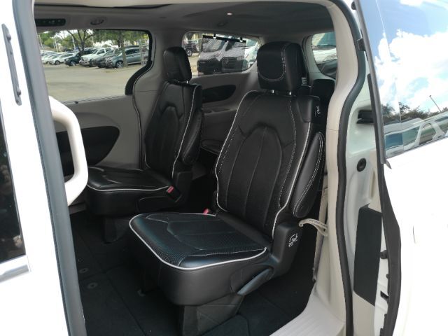 2023 Chrysler Pacifica Limited Plano TX