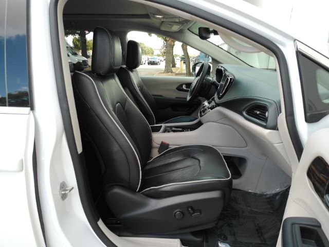 2023 Chrysler Pacifica Limited Plano TX