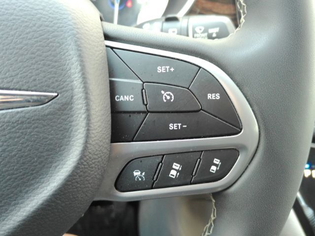 2023 Chrysler Pacifica Limited Plano TX