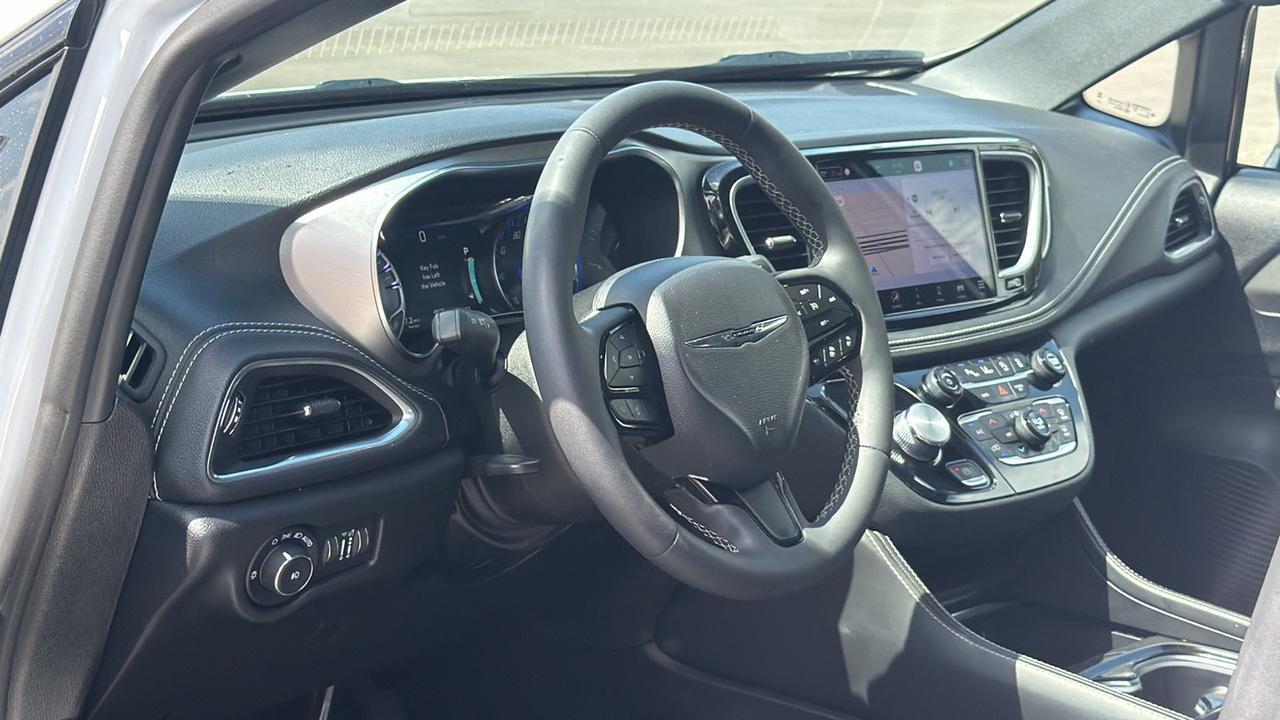 2023 Chrysler Pacifica Limited New Braunfels TX