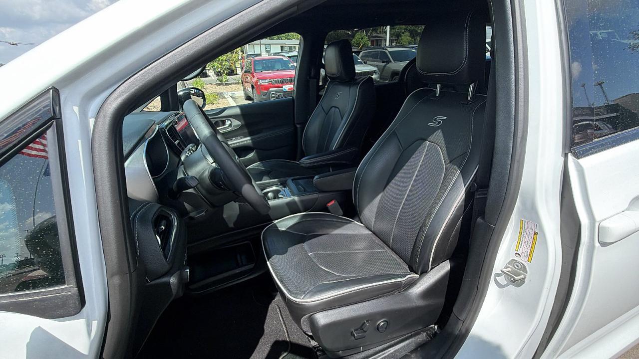 2023 Chrysler Pacifica Limited New Braunfels TX