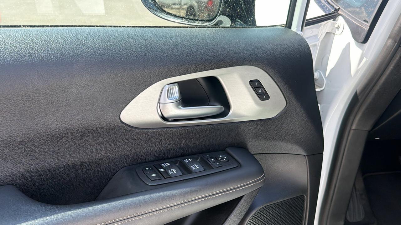 2023 Chrysler Pacifica Limited New Braunfels TX