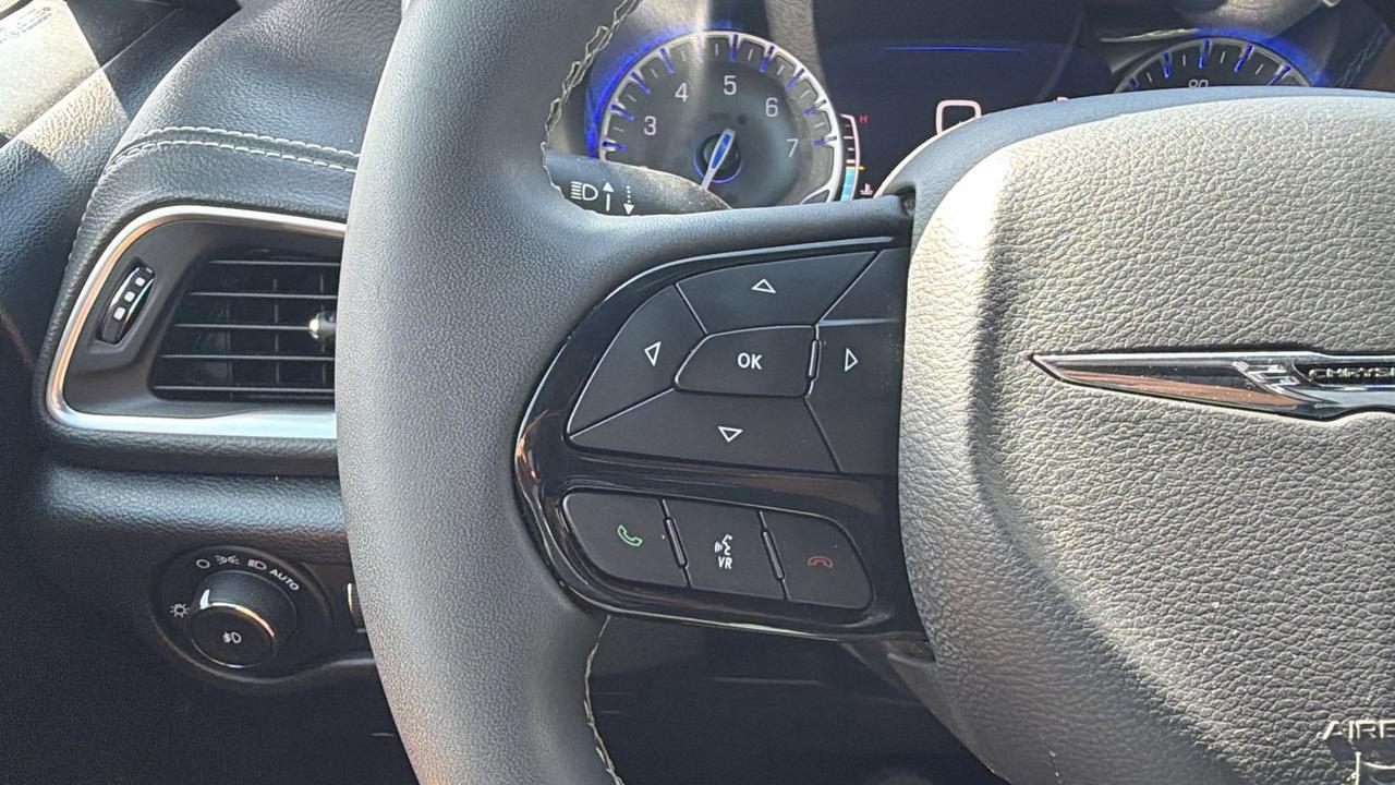 2023 Chrysler Pacifica Limited New Braunfels TX