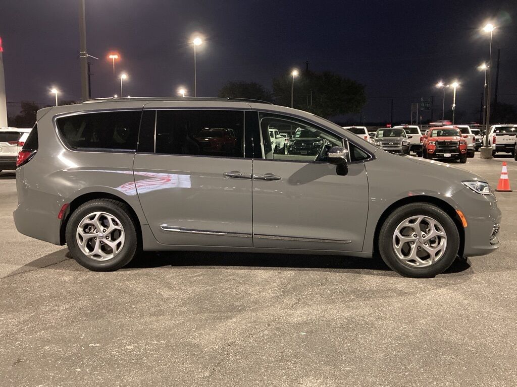 2023 Chrysler Pacifica Limited San Antonio TX