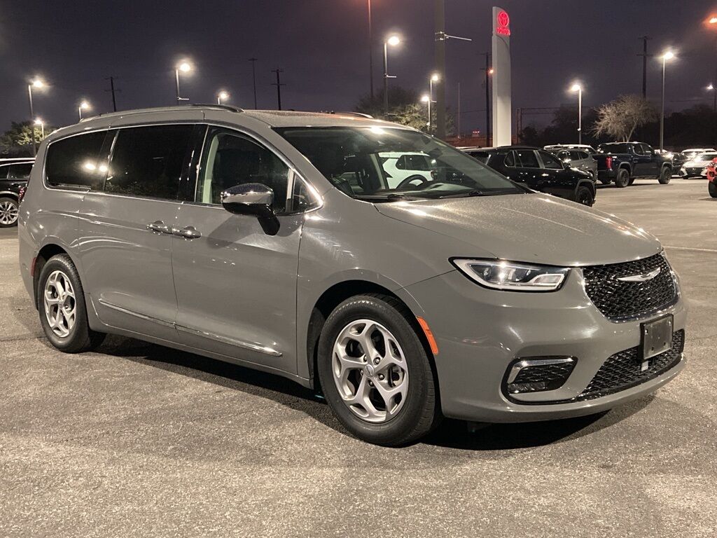 2023 Chrysler Pacifica Limited San Antonio TX