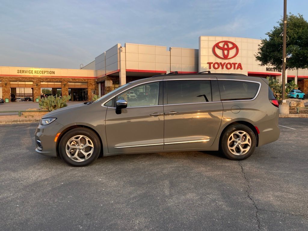 2023 Chrysler Pacifica Limited San Antonio TX