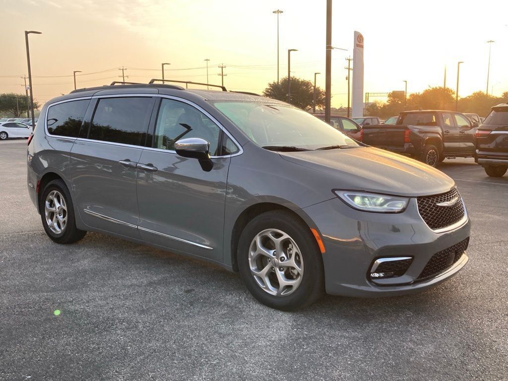 2023 Chrysler Pacifica Limited San Antonio TX