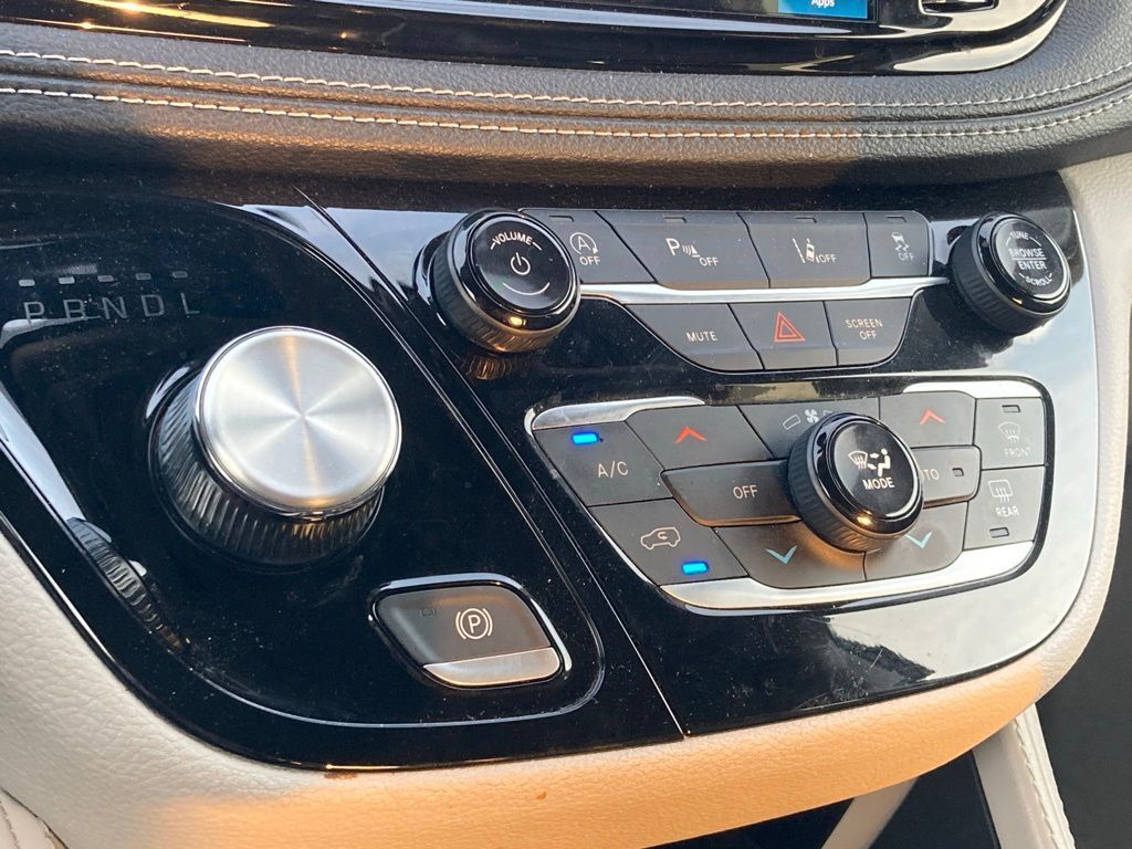 2023 Chrysler Pacifica Limited San Antonio TX