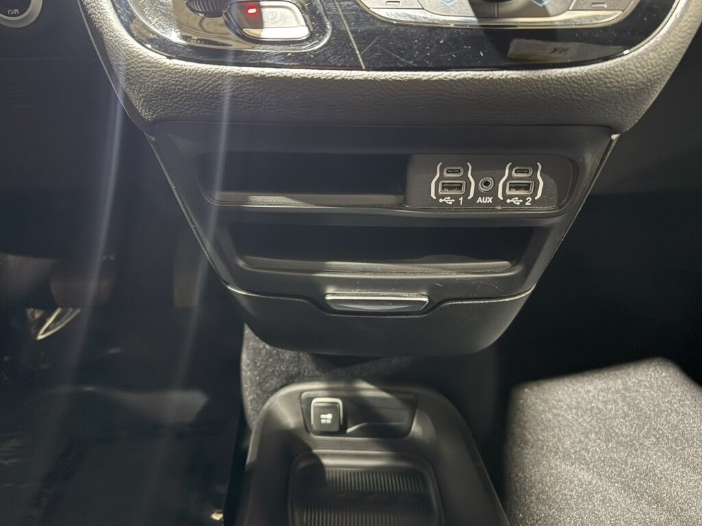 2023 Chrysler Pacifica Touring FWD Maumee OH