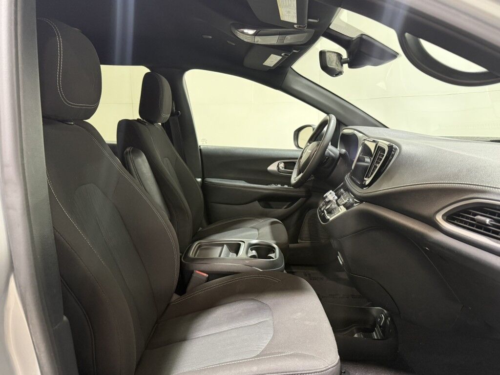 2023 Chrysler Pacifica Touring FWD Maumee OH