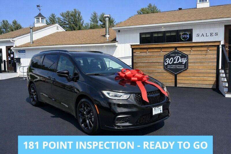 2023 Chrysler Pacifica Touring L - LIKE NEW - SPORT PACKAGE