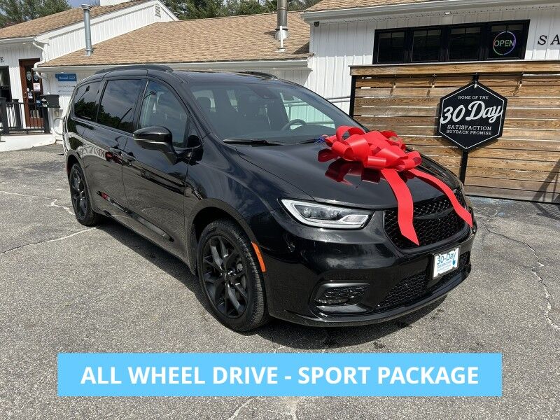 2023 Chrysler Pacifica Touring L - LIKE NEW - SPORT PACKAGE