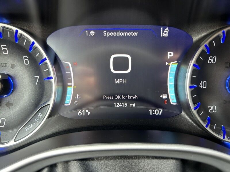 2023 Chrysler Pacifica Touring L - LIKE NEW - SPORT PACKAGE Webster MA