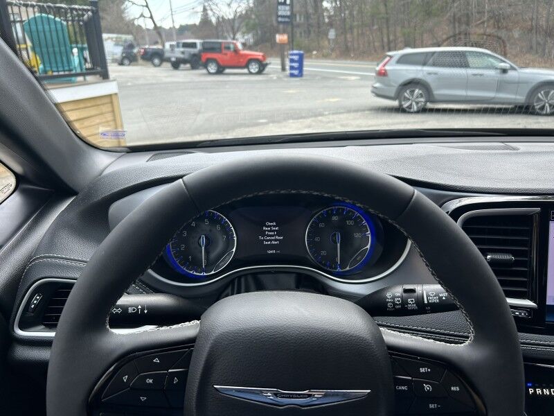 2023 Chrysler Pacifica Touring L - LIKE NEW - SPORT PACKAGE Webster MA