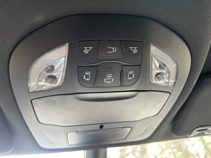 2023 Chrysler Pacifica Touring L - LIKE NEW - SPORT PACKAGE Webster MA