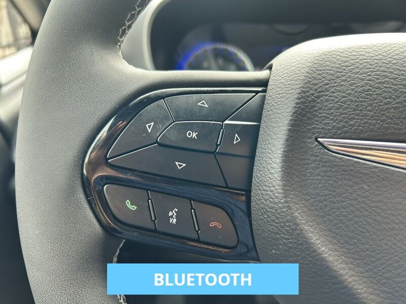 2023 Chrysler Pacifica Touring L - LIKE NEW - SPORT PACKAGE Webster MA