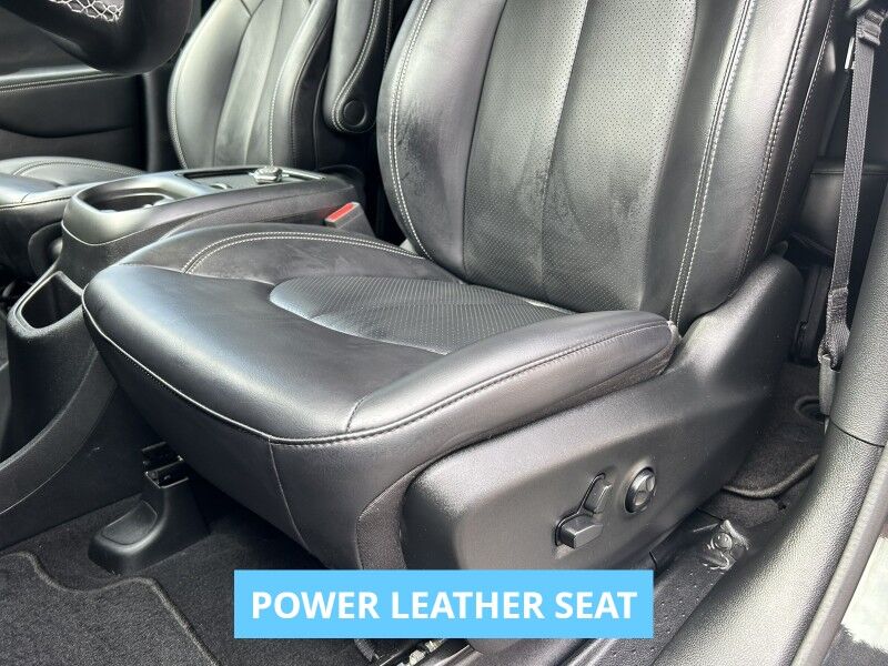 2023 Chrysler Pacifica Touring L - LIKE NEW - SPORT PACKAGE Webster MA